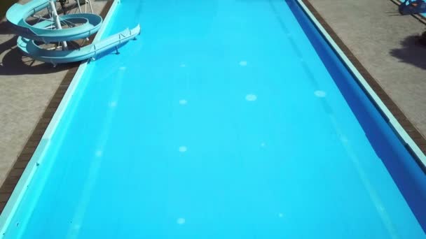 Domzale Eslovenia Junio 2015 Una Gran Piscina Azul Disparo Aéreo — Vídeo de stock