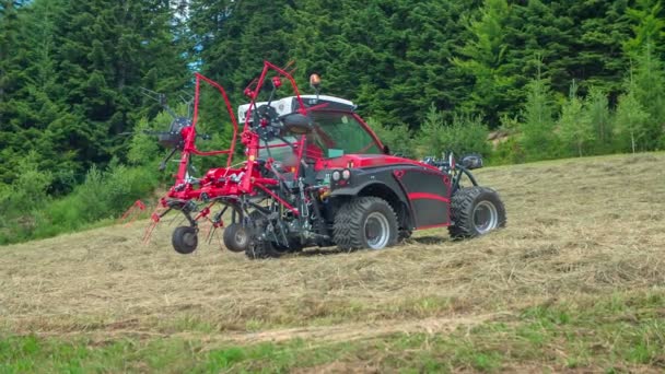 Agricultor Tractor Está Presionando Botón Maquinaria Agrícola Comienza Desplegarse Hombre — Vídeos de Stock