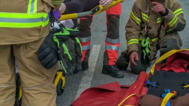 Una Persona Infortunata Personale Medico Vigili Del Fuoco Porteranno Ospedale — Video Stock