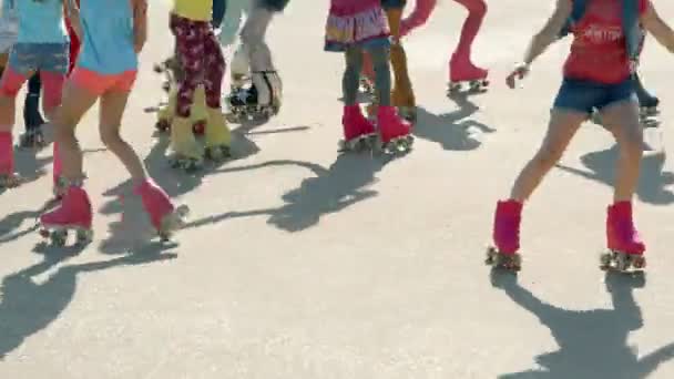 Domzale Eslovenia Junio 2018 Grupo Chicas Montando Bailando Patines Durante — Vídeo de stock