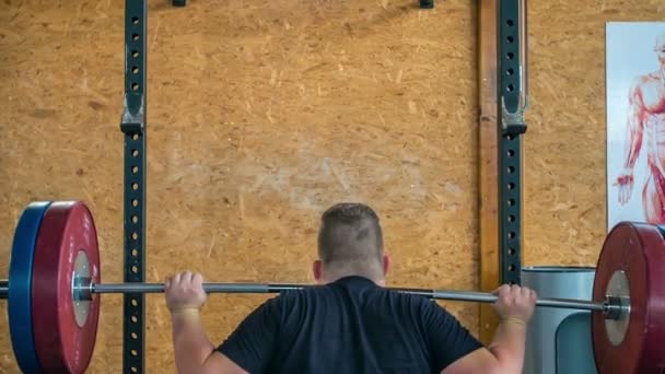 Стоковые Видео Weightlifting ⬇ Скачать Футажи Weightlifting.