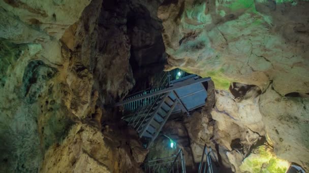 Zalec Celje Slovenië Mei 2017 Trappen Leiden Naar Andere Kant — Stockvideo