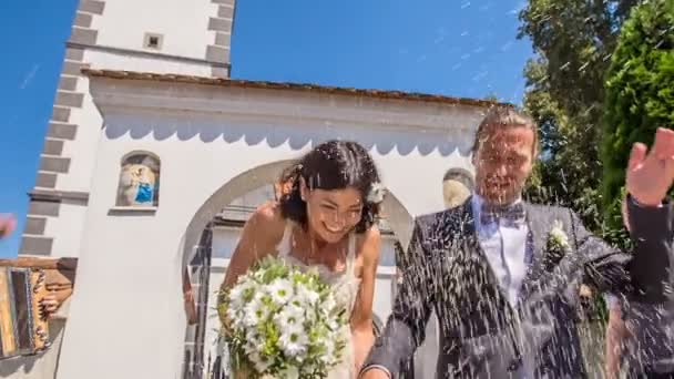 Domzale Eslovénia Julho 2018 Casal Está Sorrindo Quando Está Saindo — Vídeo de Stock