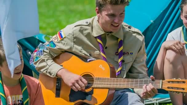 Domzale Slovenien Juli 2018 Grupp Scouter Som Tillbringar Tid Tillsammans — Stockvideo