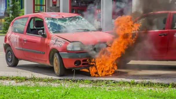 Домзале Словения Июль 2018 Большой Пожар Машине Две Машины Разбились — стоковое видео