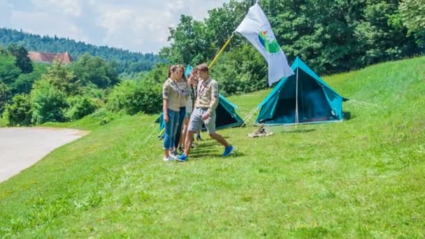 Domeraal Slovenië Juli 2018 Alle Scouts Beginnen Achter Een Leider — Stockvideo