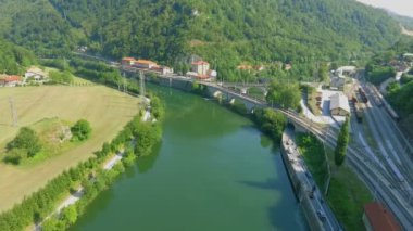 Güneşli bir günde güzel tarım alanının hava görüntüleri.