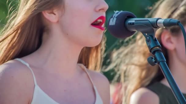 Domzale Slovénie Juin 2018 Quatre Jeunes Filles Chantent Produisent Très — Video