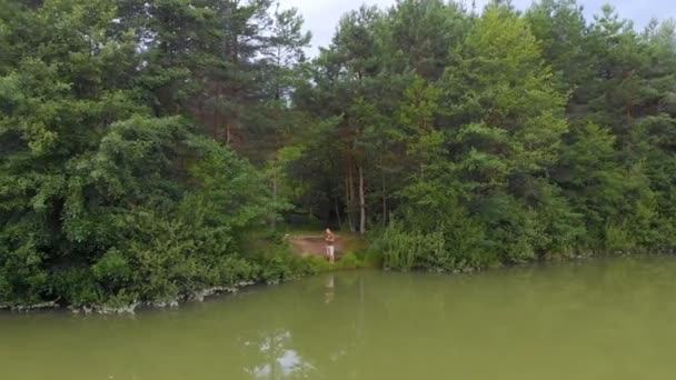 One Fisherman Standing Edge Lake Getting Ready Start Fishing Aerial — Stock Video
