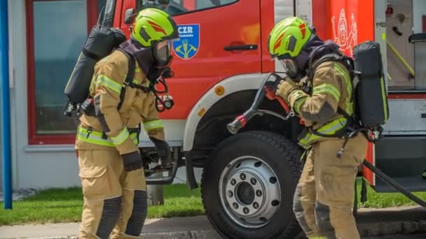 Domzale Słowenia Lipiec 2018 Strażacy Się Spieszą Muszą Zacząć Akcji — Wideo stockowe