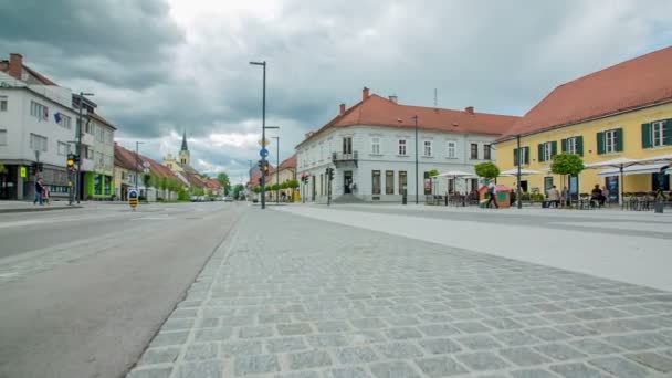 Zalec Slovenia June 2017年6月10日位于斯洛文尼亚一个小镇旧城区的餐厅和咖啡店 都是干净整洁的 — 图库视频影像