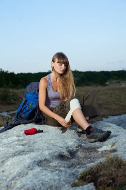 Bir kol tıbbi bandaj uygulama