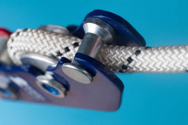 İp üzerinde Descender yakın çekim