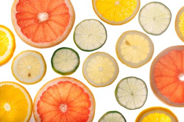 Taze narenciye dilimlerini arka ışıkla kapatın.