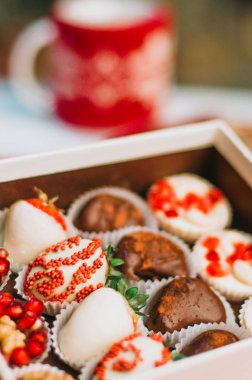 Masada kutuda çikolata çilek