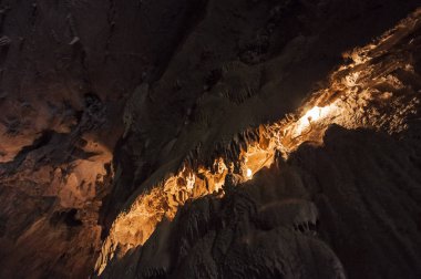 Yeni Güney Galler'de mağaralar