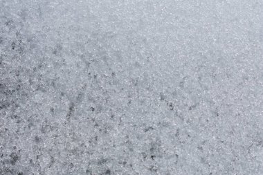 Gün boyunca kar dokusuna