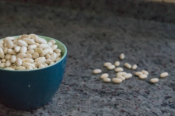 A bowl full of white beans — Stock Photo, Image