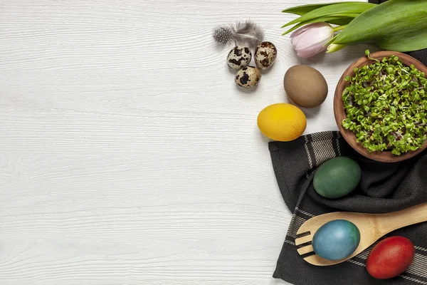 Pasen Achtergrond Eieren Een Houten Witte Achtergrond Met Een Plek — Stockfoto