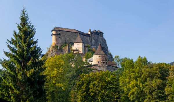 Ortaçağ Orava Şatosu bir kaya üzerine inşa edildi - Slovakya