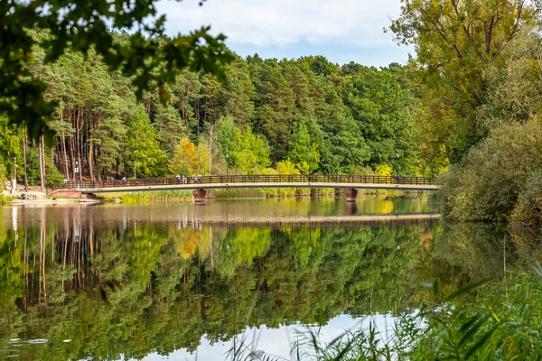 Puente Sobre Largo Lago Olsztyn Warmia Mazury Polonia Europa —  Fotos de Stock