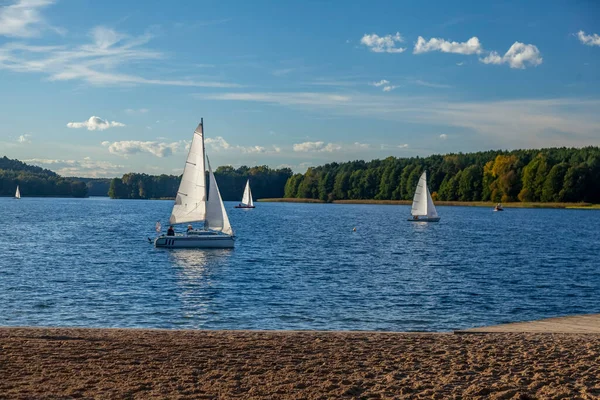 Segelbåtar Vid Sjön Ukiel Olsztyn Warmia Och Masurien Polen Europa — Stockfoto