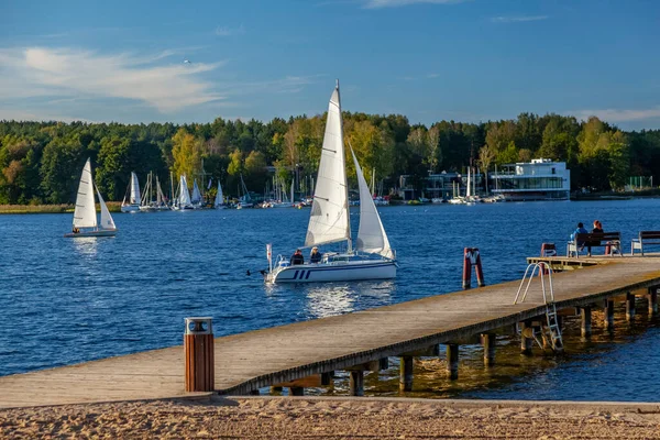 Segelbåtar Vid Sjön Ukiel Olsztyn Warmia Och Masurien Polen Europa — Stockfoto