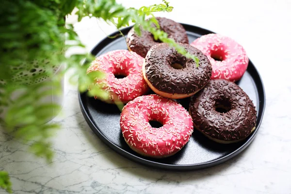 Donuts Con Glaseado Chocolate Glaseado Rosa — Foto de Stock