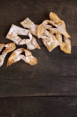 Şişman Perşembe. Geleneksel pudra şekerli kurabiye.