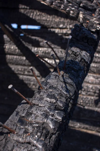 Natuurlijke brandas met donkergrijze steenkooltextuur. Het is een brandbare zwarte hardrock. kopieerruimte — Stockfoto