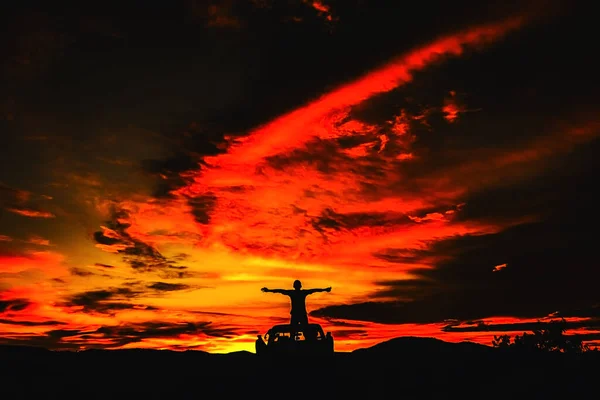 Turistas Tomando Fotos Del Atardecer Con Teléfono Móvil — Foto de Stock