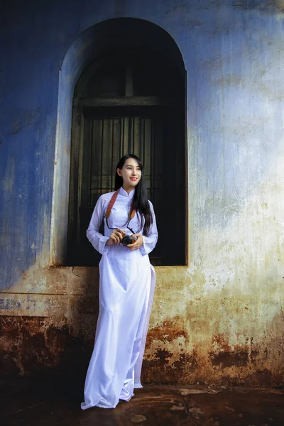 Vacker Kvinna Med Dai Vintage Stil Vacker Flicka Med Vietnam — Stockfoto