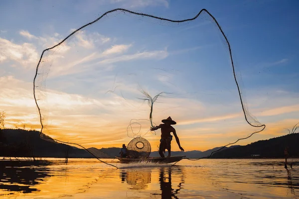 Kora Reggeli Aranyfényben Halászó Halászok Folyóban Halászó Halászok Thaiföld Vietnam — Stock Fotó