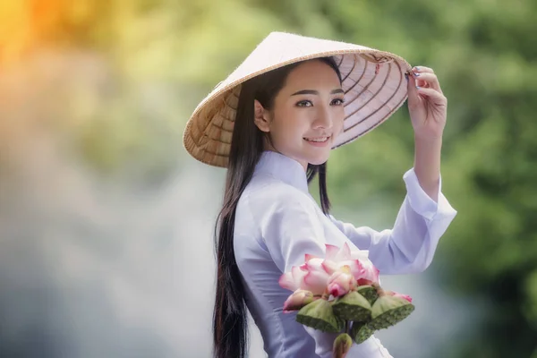 Mulher Bonita Com Estilo Vintage Cultura Vietnã Tradicional Mulher Bonita — Fotografia de Stock