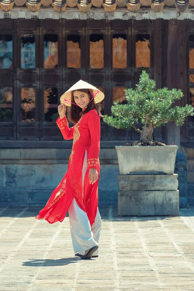 Dai Famoso Traje Tradicional Para Mulher Vietnam — Fotografia de Stock