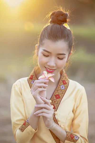 Laos Mulheres Bonitas Vestindo Laos Traje Vestido Tradicional Menina Asiática — Fotografia de Stock