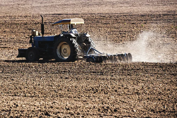 Agricoltura Trattore Che Prepara Terreni Con Seminatore Nell Ambito Attività — Foto Stock