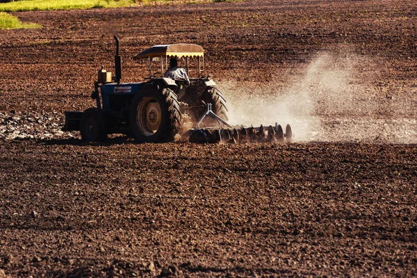 Mezőgazdaság Mezőgazdasági Munkák Korai Tavaszi Időszakában Vetés Előtti Tevékenységek Részeként — Stock Fotó
