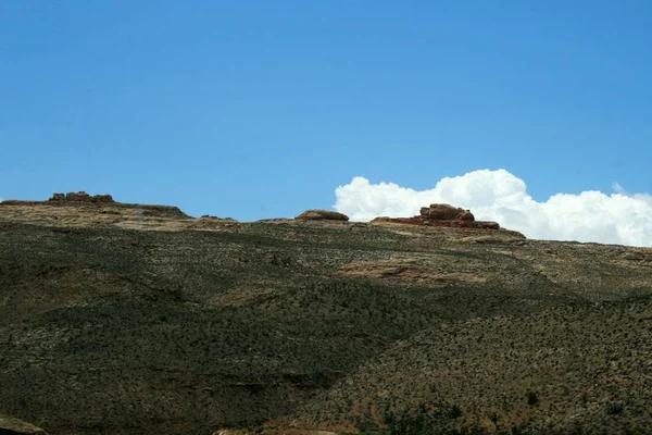 Usa Red Mountains Utah View Highway Car Spring Fine Weather — Stock Photo, Image