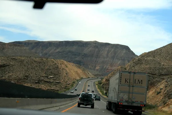 Usa Röda Berg Utah Utsikt Från Motorvägen Från Bil Våren — Stockfoto
