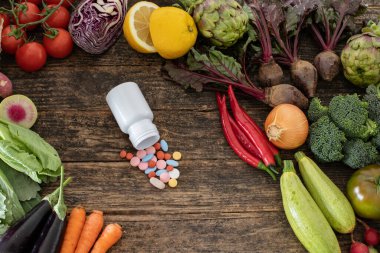 Masada bir sürü sebze var.