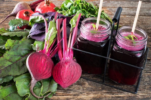 Antioxidant beet juice in a mason jar for detox , Detoxification concept with beet juice — Stock Image Antioxidant Beet Juice Mason Jar Detox Detoxification Concept Beet Juice Royalty Free Stock Images