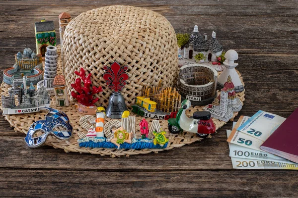 Muitas Lembranças Itália Mesa Madeira Conceito Férias — Fotografia de Stock