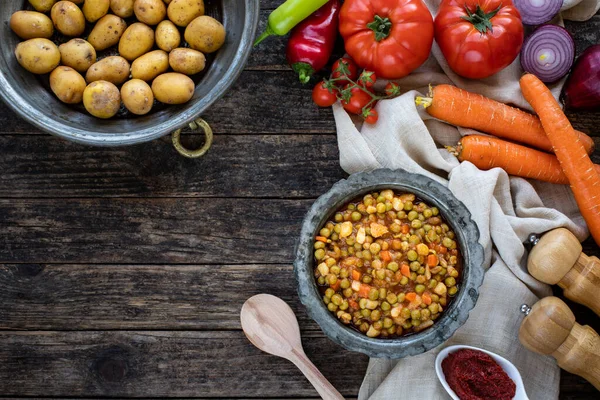 Alimentos Veganos Con Vista Superior Como Guisantes Verdes Zanahoria Papas — Foto de Stock