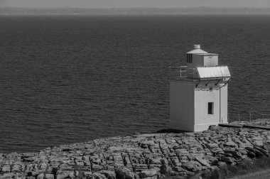 Irlanda, Parco Nazionale del Burren (Boireann), panorama sulloceano con vista sulle isan.