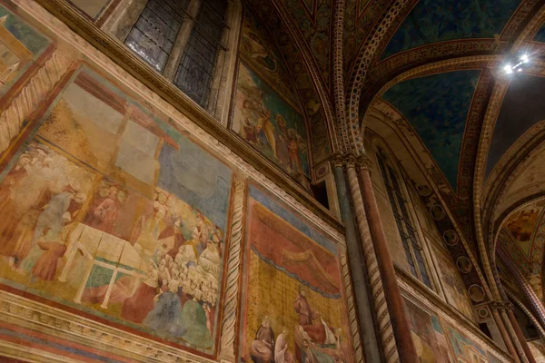 Assisi, Umbria, Perugia, la Basilica di San Francesco. Vista 