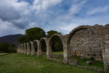 Rocchetta a Volturno, Isernia, Molise. Abbazia benedettina di San Vincenzo al Volturno. Storica abbazia benedettina posta nel territorio dell'Alta Valle del Volturno. clipart