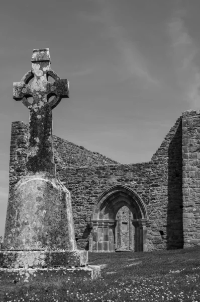 Rovine Manastırı di Clonmacnoise. Uno dei Principali centri religiosi e culturali in Europa, fondato sul fiume Shannon nel 545 dopo Cristo.