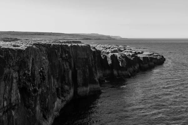 Irlanda, Parco Nazionale del Burren (Boireann), le scogliere.