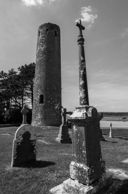Rovine Manastırı di Clonmacnoise. Uno dei Principali centri religiosi e culturali in Europa, fondato sul fiume Shannon nel 545 dopo Cristo.